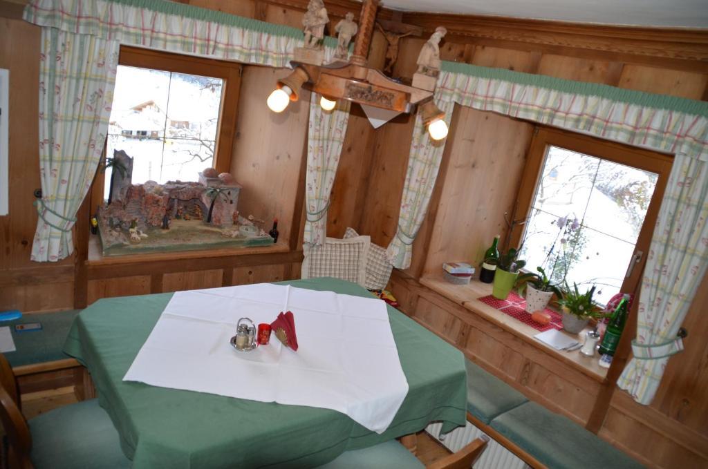 Pension Kirchbrugger Telfes im Stubai Eksteriør bilde